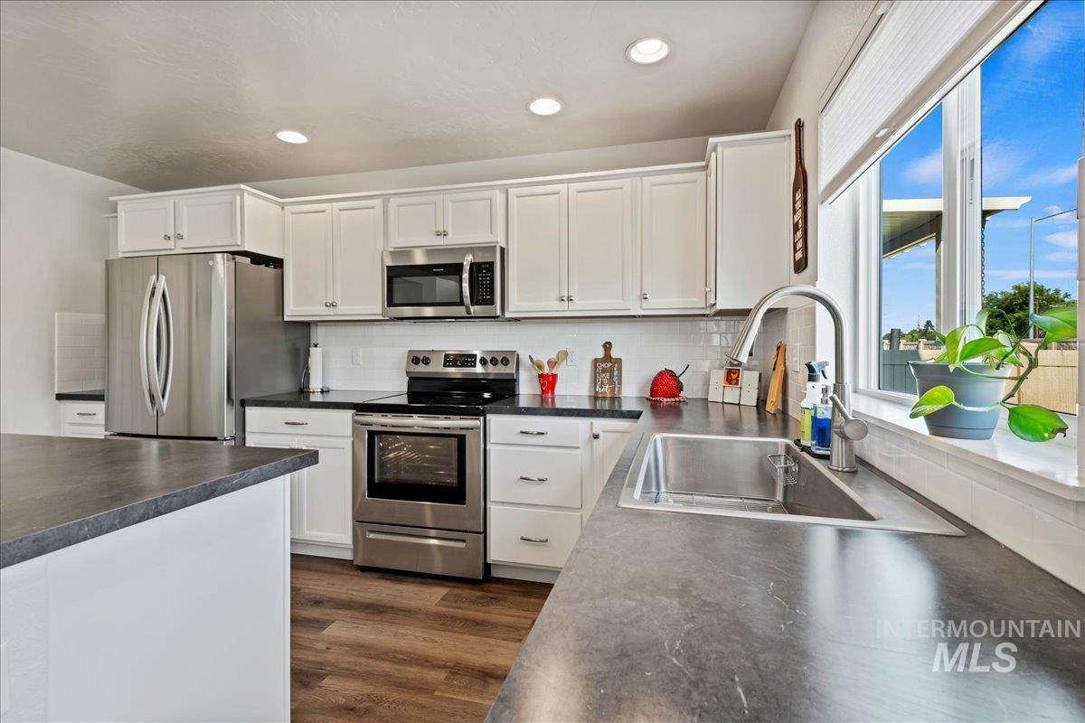 Meridian, Idaho, 83646, United States, 4 Bedrooms Bedrooms, ,3 BathroomsBathrooms,Residential,For Sale,1906214