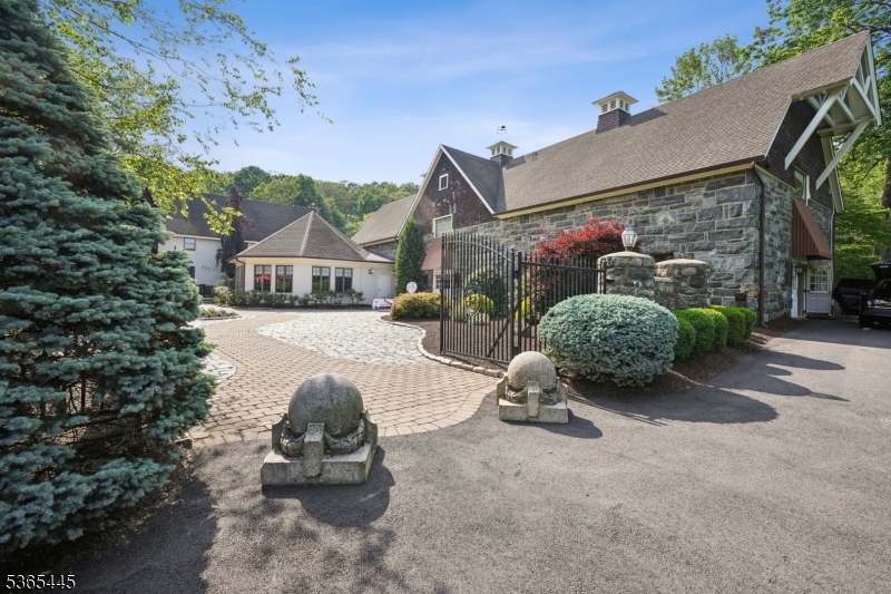 Kinnelon Boro, New Jersey, 07405-2443, United States, 4 Bedrooms Bedrooms, ,3 BathroomsBathrooms,Residential,For Sale,1861963