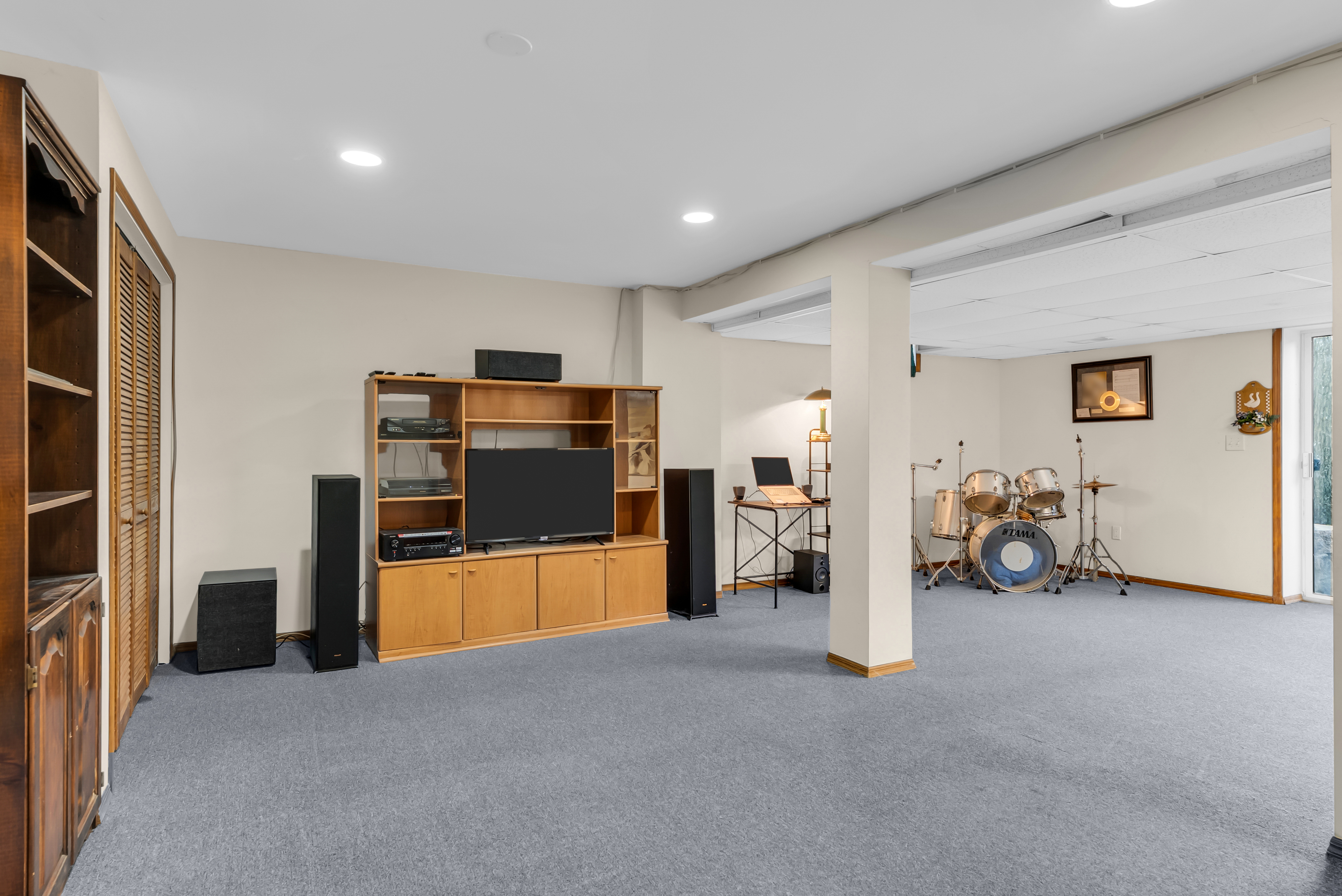  Woodland Hills Colonial Opportunity - 物件實景
