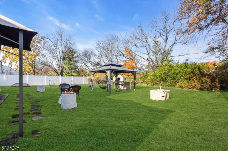 Franklin Twp., New Jersey, 08873, United States, 4 Bedrooms Bedrooms, ,3 BathroomsBathrooms,Residential,For Sale,1988990