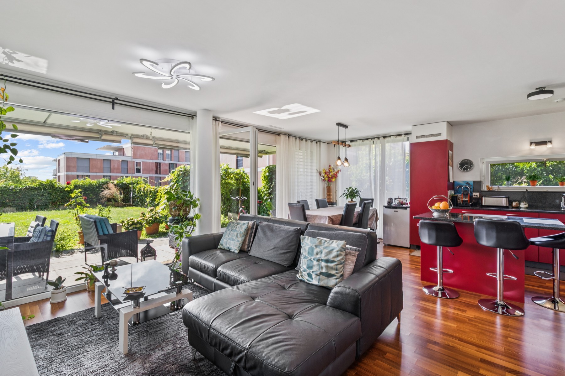  Bright 3.5-room apartment with a 100 m² garden. - 物件實景