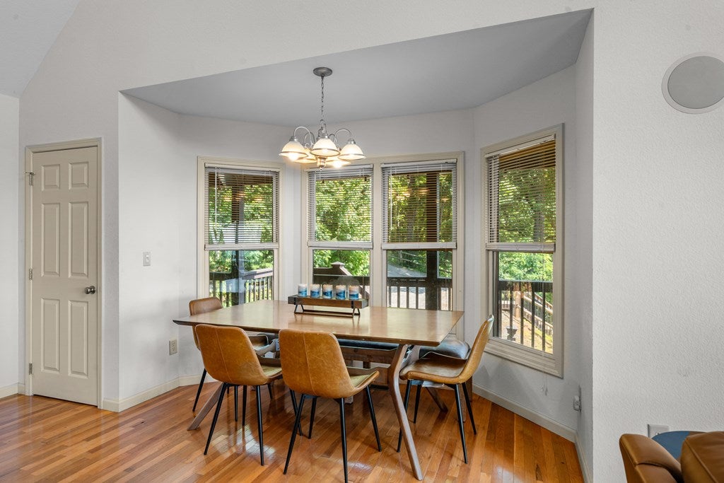 Murphy, North Carolina, 28096, United States, 4 Bedrooms Bedrooms, ,4 BathroomsBathrooms,Residential,For Sale,1871298