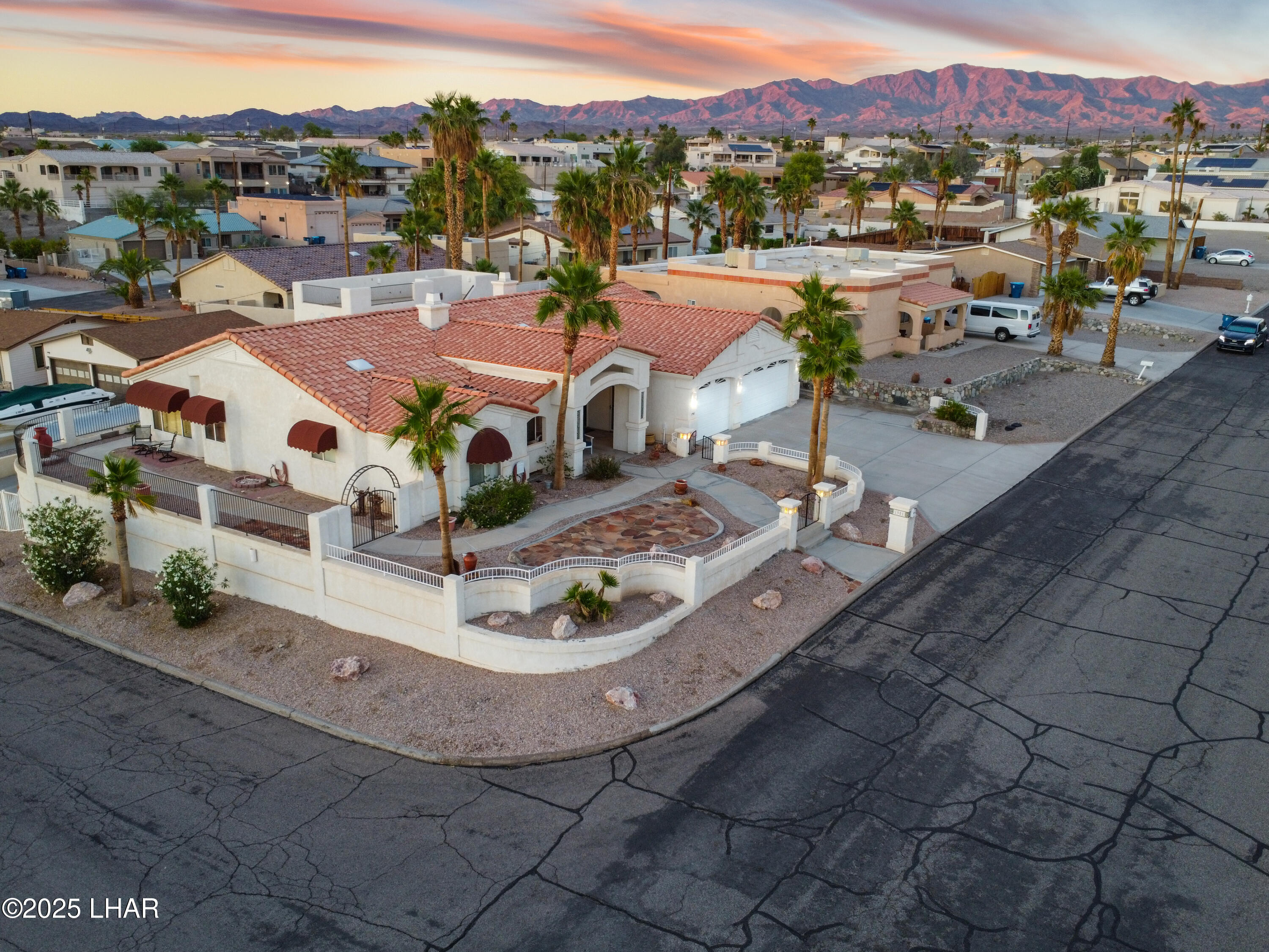 Lake Havasu City, Arizona, 86404, United States, 4 Bedrooms Bedrooms, ,4 BathroomsBathrooms,Residential,For Sale,1818242