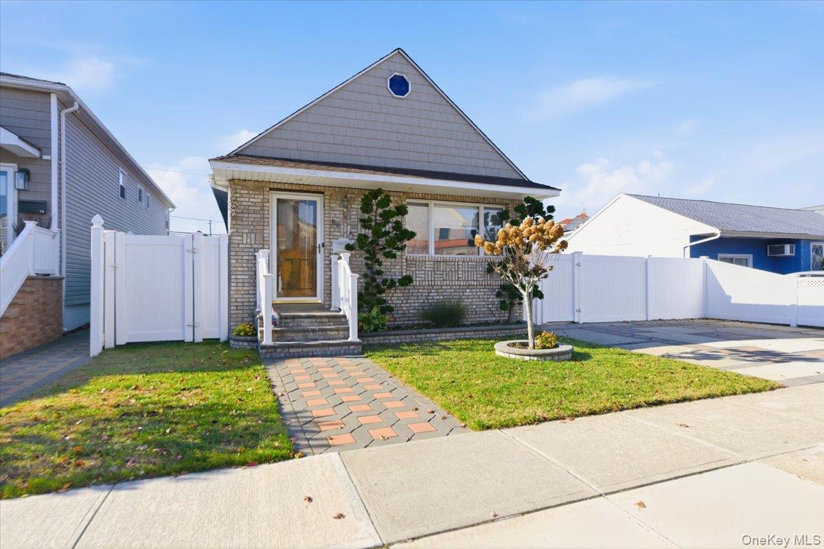 Island Park, New York, 11558, United States, 2 Bedrooms Bedrooms, ,1 BathroomBathrooms,Residential,For Sale,1998541