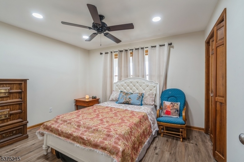 Raritan Twp., New Jersey, 08822, United States, 5 Bedrooms Bedrooms, ,3 BathroomsBathrooms,Residential,For Sale,1908572