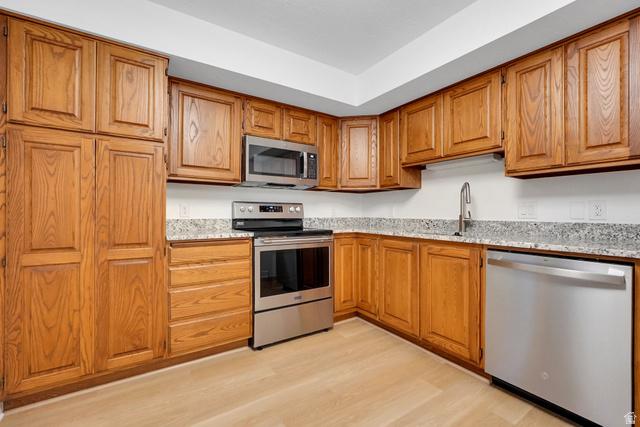 Holladay, Utah, 84117, United States, 3 Bedrooms Bedrooms, ,3 BathroomsBathrooms,Residential,For Sale,2001475