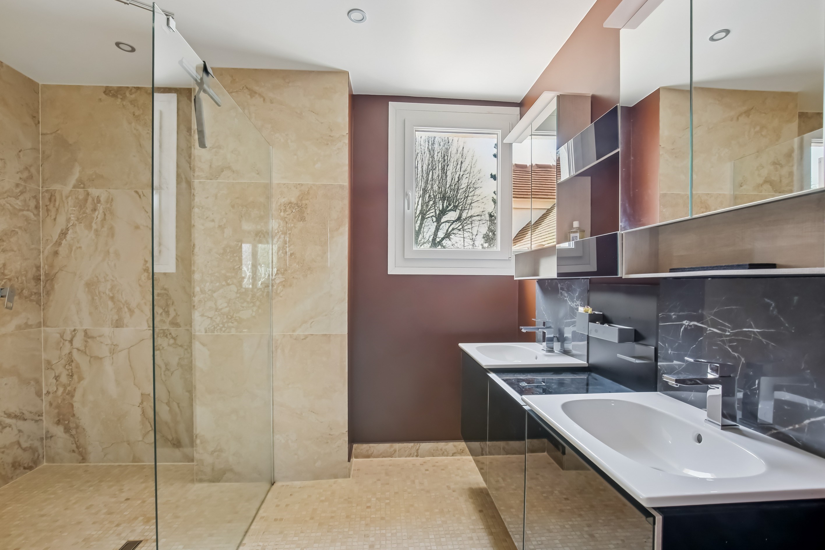  Sole Agent – Exceptional Family Home with Park and Swimming Pool Facing the Sei… - 物件實景