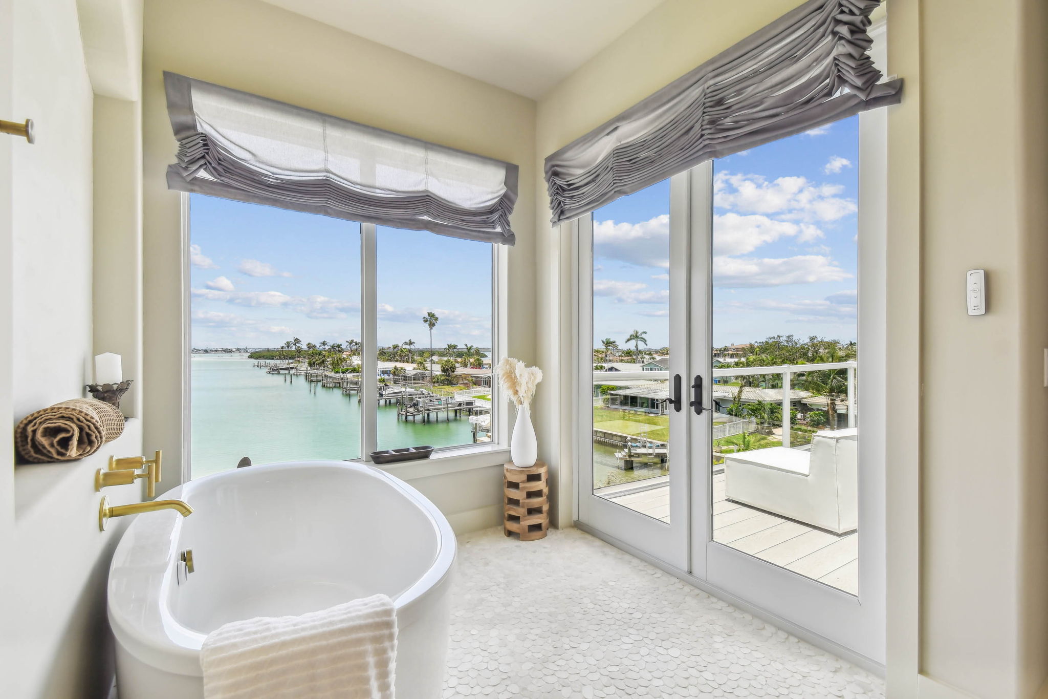 Treasure Island, Florida, 33706, United States, 5 Bedrooms Bedrooms, ,5 BathroomsBathrooms,Residential,For Sale,1792310