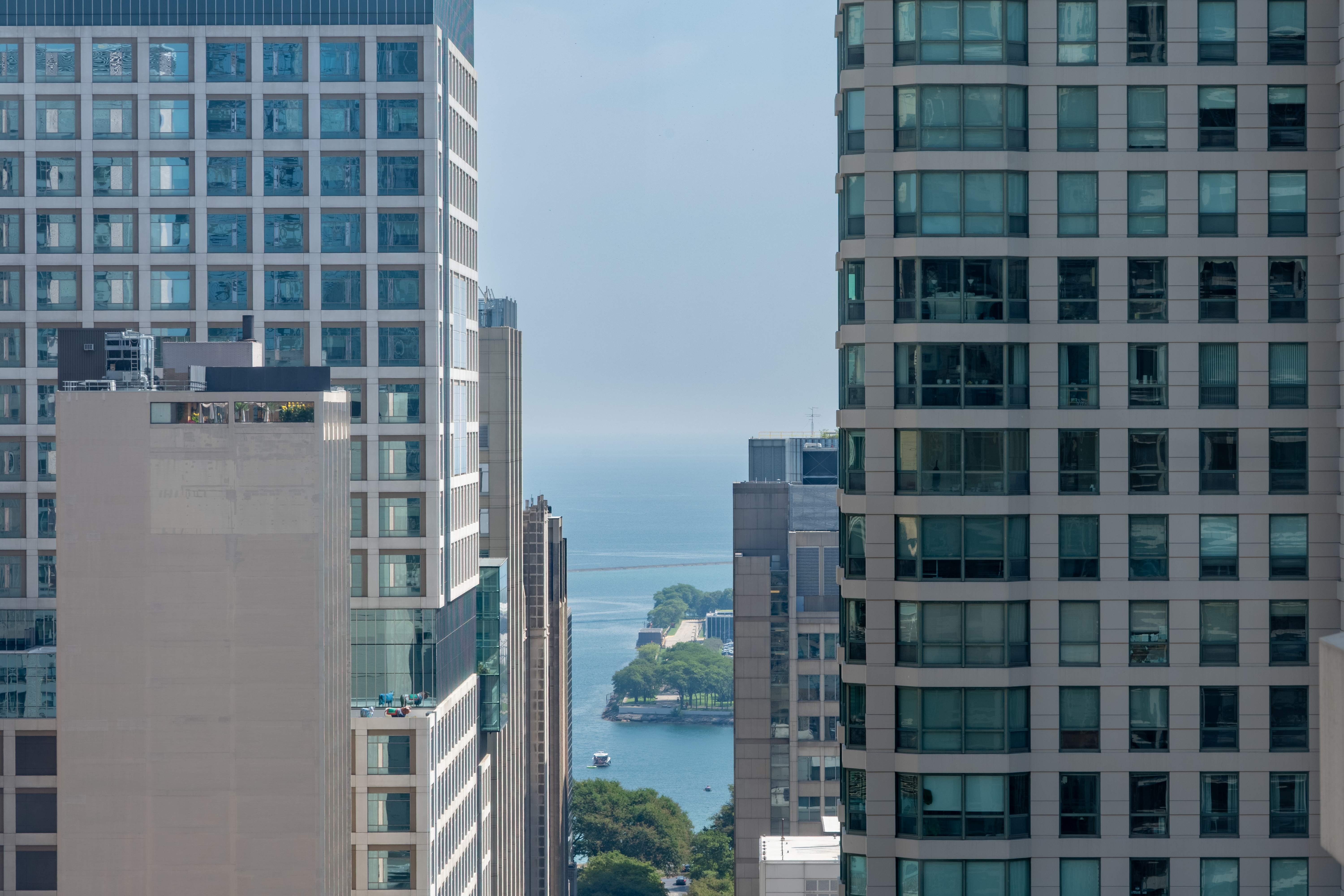  Northeast Split Two Bedroom with Outstanding City and Lake Views at The Fordham - 物件實景