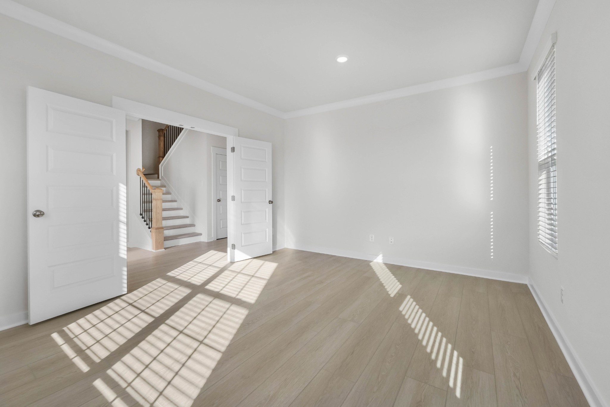 Clarksville, Tennessee, 37043, United States, 5 Bedrooms Bedrooms, ,5 BathroomsBathrooms,Residential,For Sale,1976524