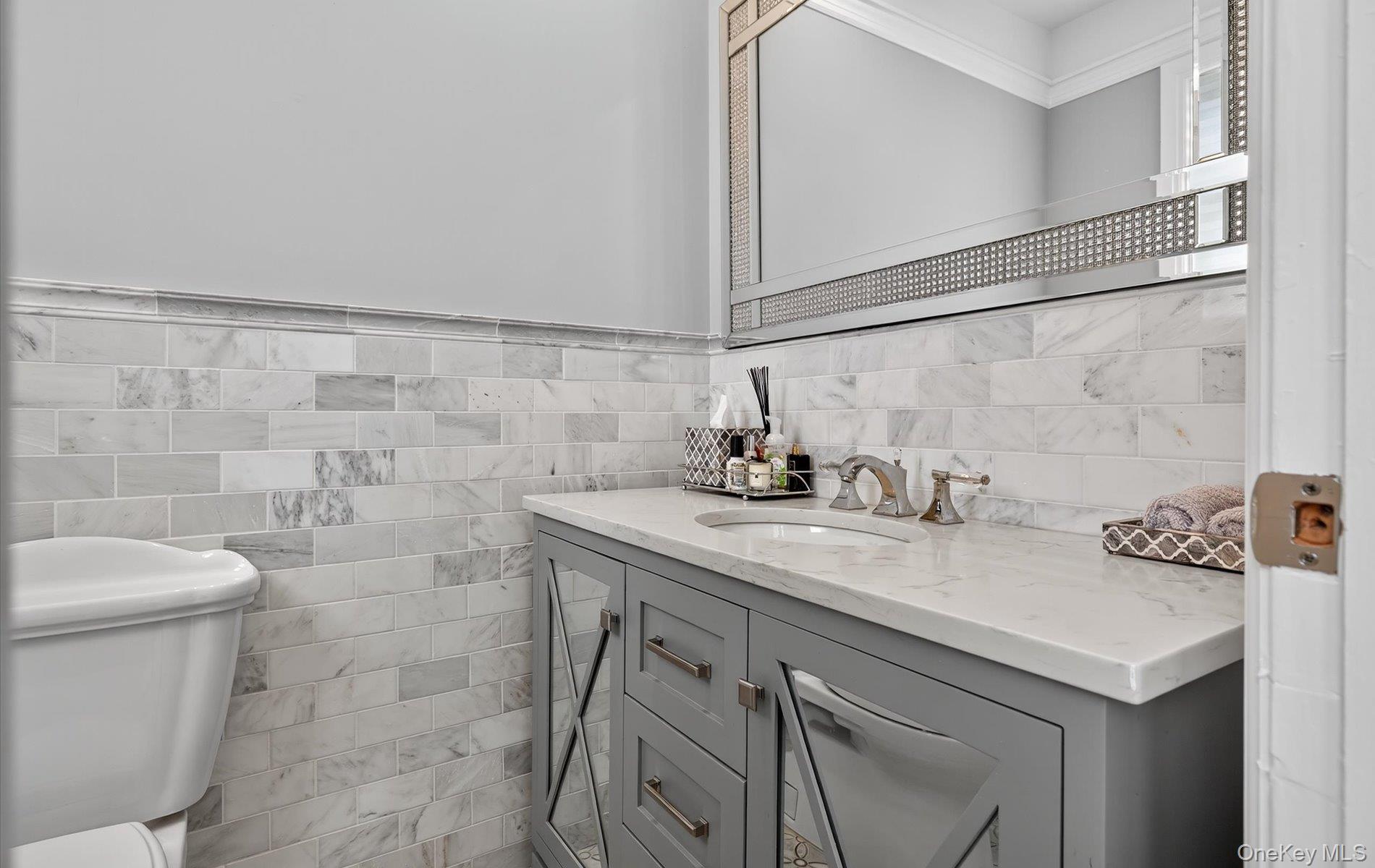 Woodbury, New York, 11797, United States, 5 Bedrooms Bedrooms, ,6 BathroomsBathrooms,Residential,For Sale,1918098