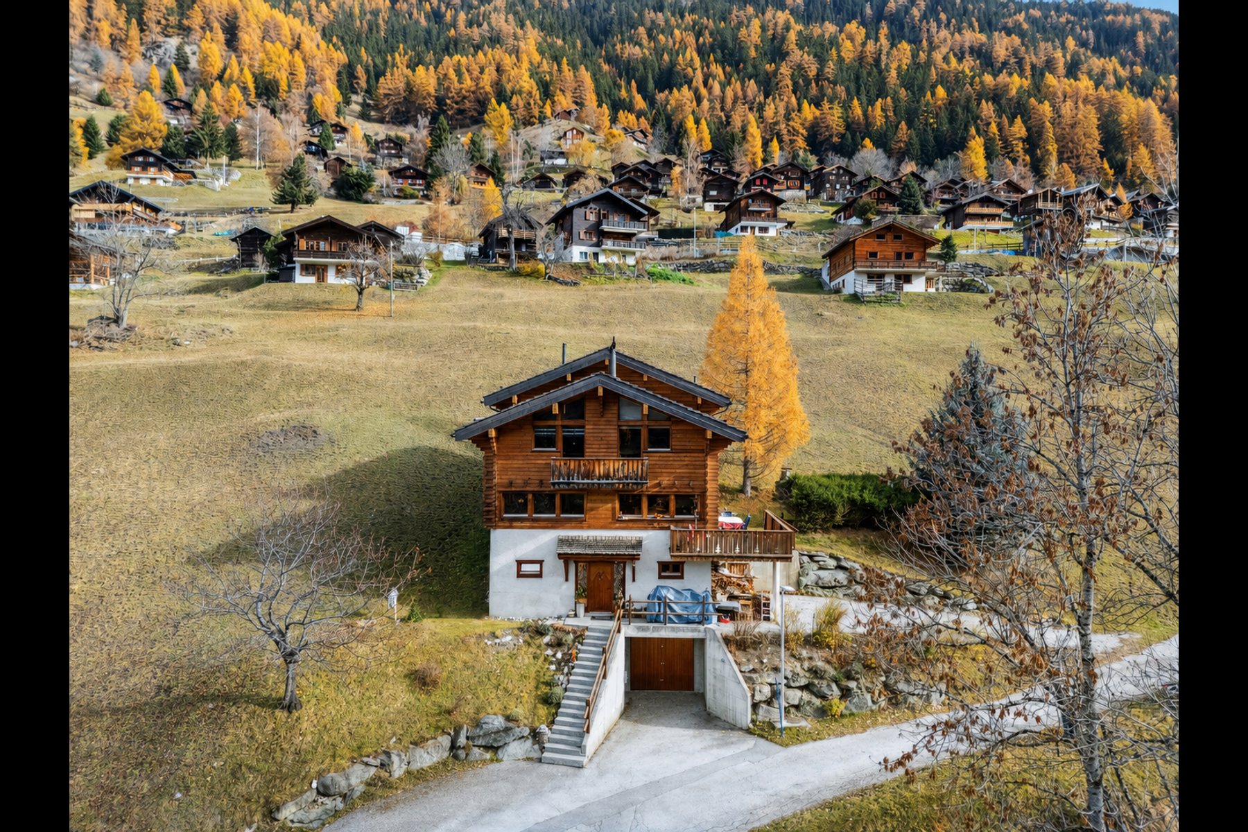  Rare property: chalet with no direct neighbors in Val d