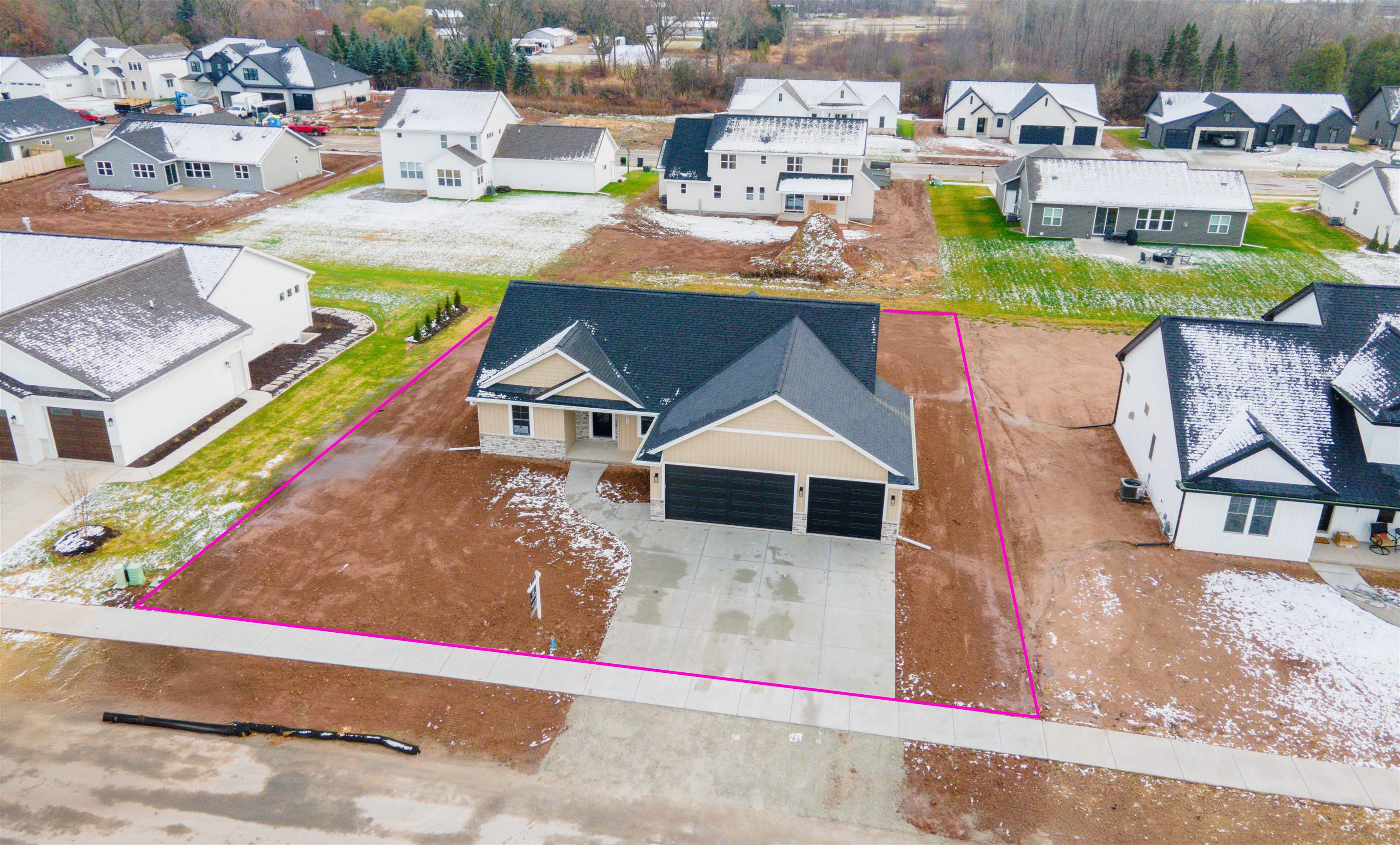 MENASHA, Wisconsin, 54952, United States, 4 Bedrooms Bedrooms, ,3 BathroomsBathrooms,Residential,For Sale,1996198