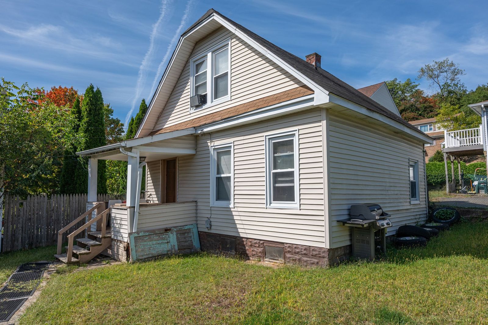 Haledon Boro, New Jersey, 07508, United States, 4 Bedrooms Bedrooms, ,3 BathroomsBathrooms,Residential,For Sale,1978211