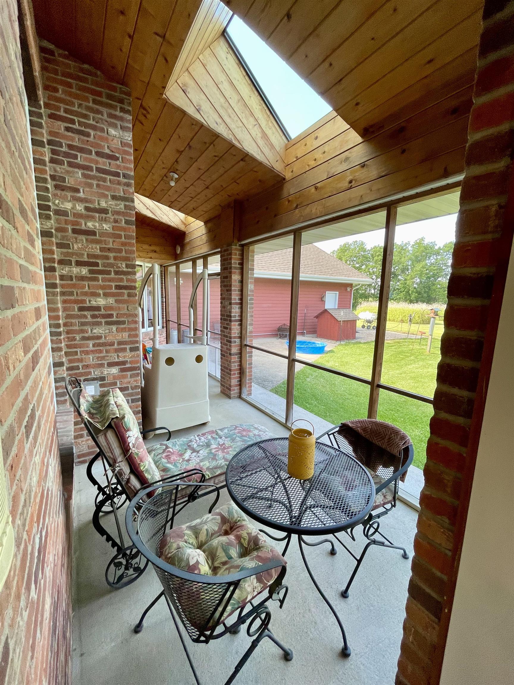Janesville, Wisconsin, 53545, United States, 5 Bedrooms Bedrooms, ,4 BathroomsBathrooms,Residential,For Sale,1921861