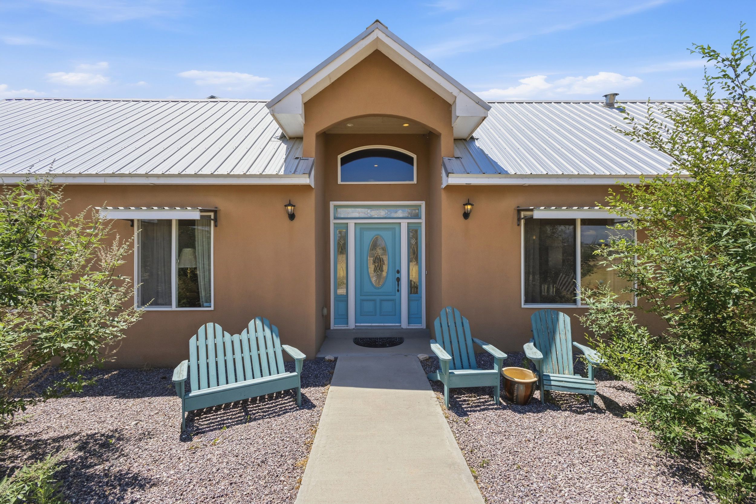 Los Lunas, New Mexico, 87031, United States, 5 Bedrooms Bedrooms, ,5 BathroomsBathrooms,Residential,For Sale,2048423