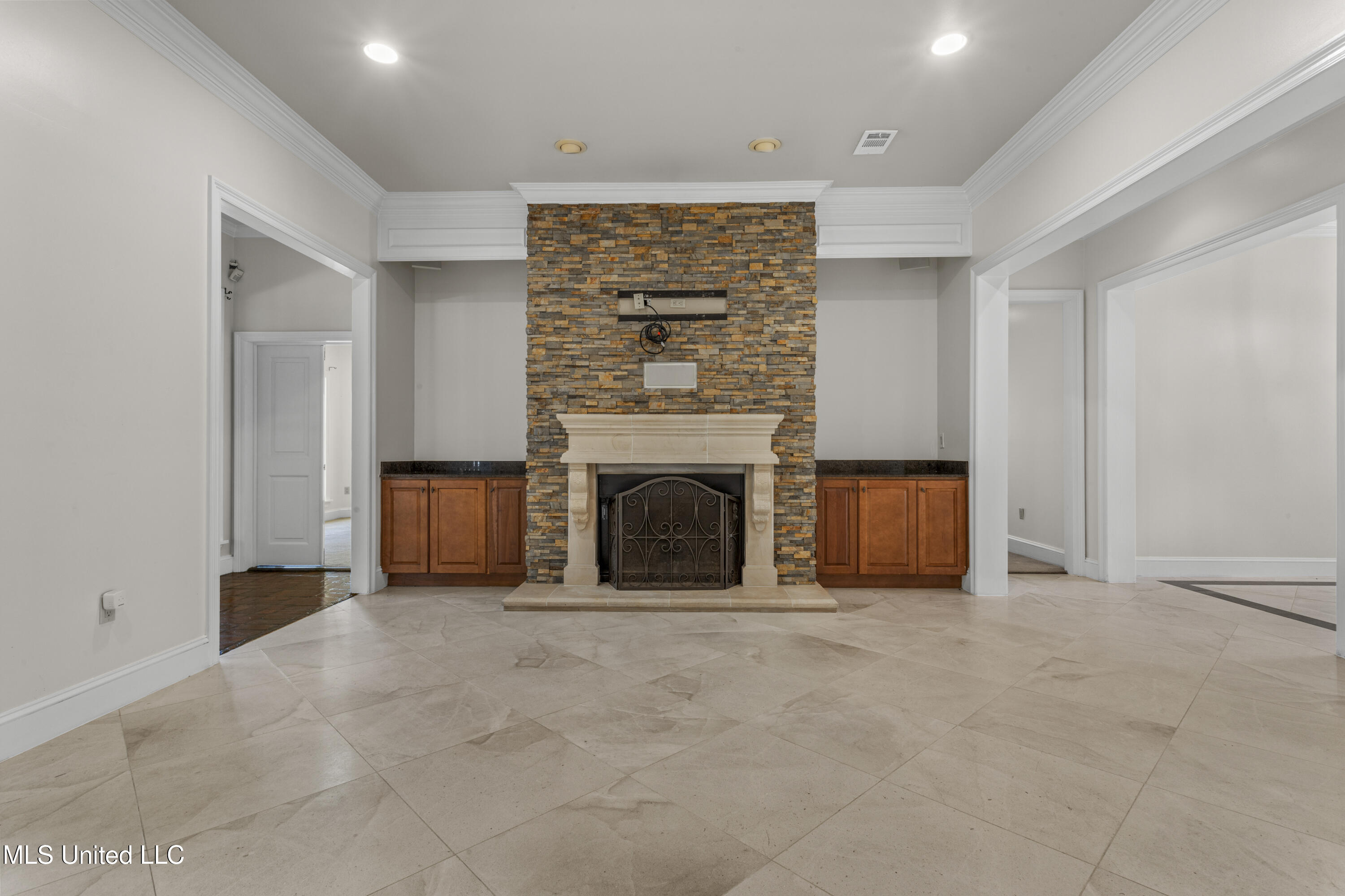 Biloxi, Mississippi, 39531, United States, 4 Bedrooms Bedrooms, ,3 BathroomsBathrooms,Residential,For Sale,1908803