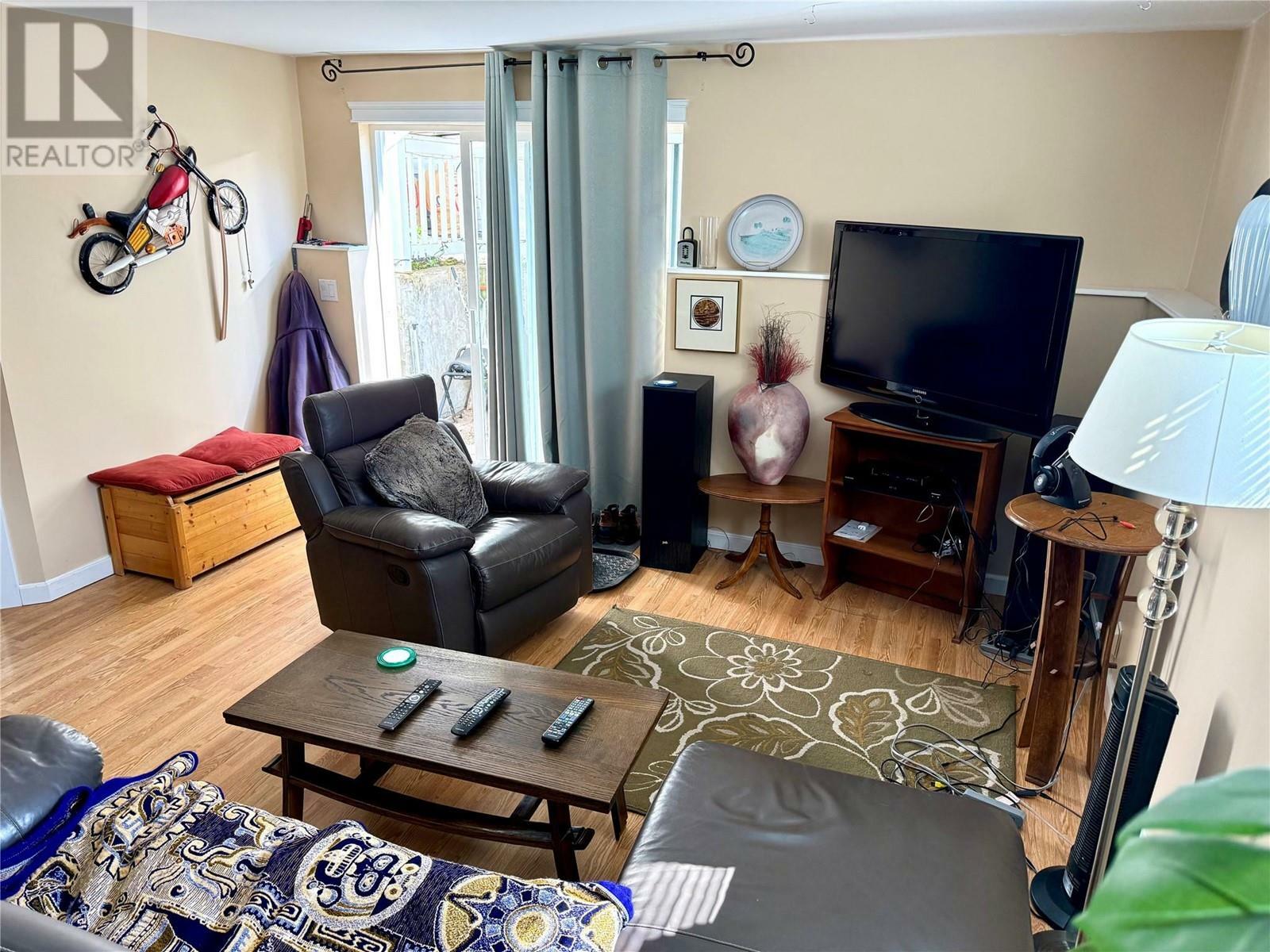 GRAND FORKS, British Columbia, V0H 1H0, CA, 5 Bedrooms Bedrooms, ,2 BathroomsBathrooms,Residential,For Sale,1837814