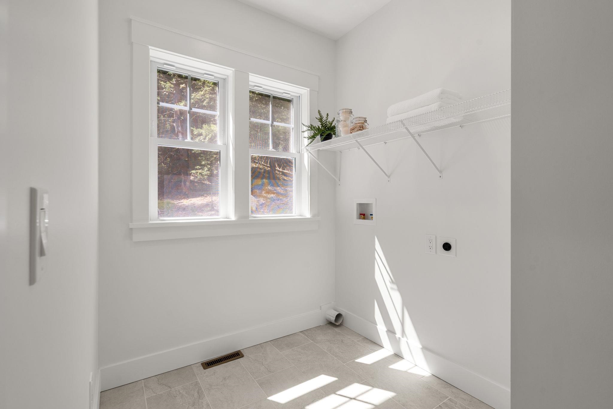 Bedford, New Hampshire, 03110, United States, 4 Bedrooms Bedrooms, ,4 BathroomsBathrooms,Residential,For Sale,1848455
