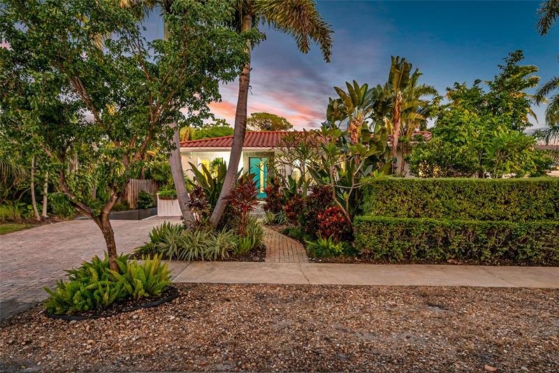 Fort Lauderdale, Florida, 33304, United States, 3 Bedrooms Bedrooms, ,3 BathroomsBathrooms,Residential,For Sale,1985546