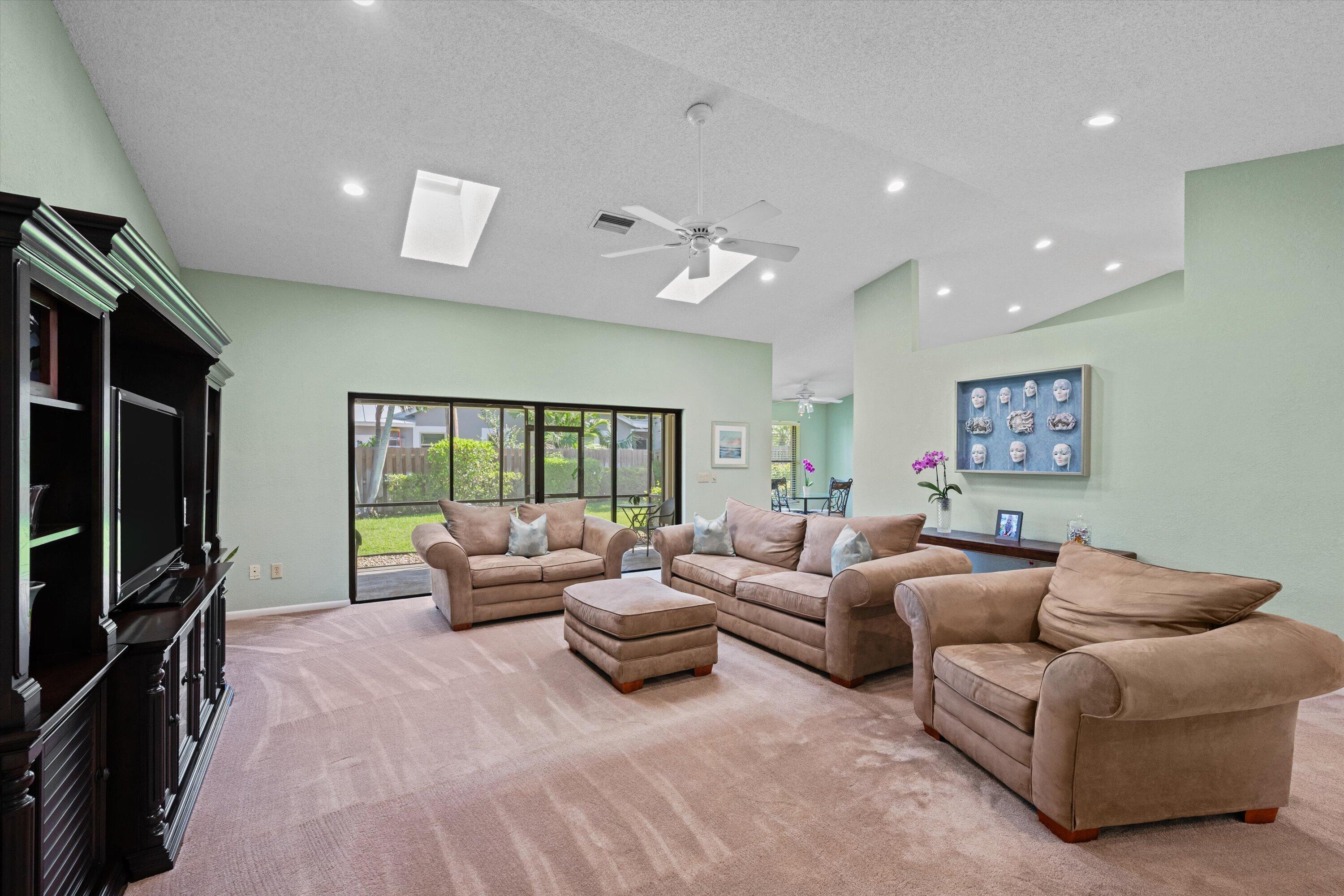  657 Juniper Place - 物件實景