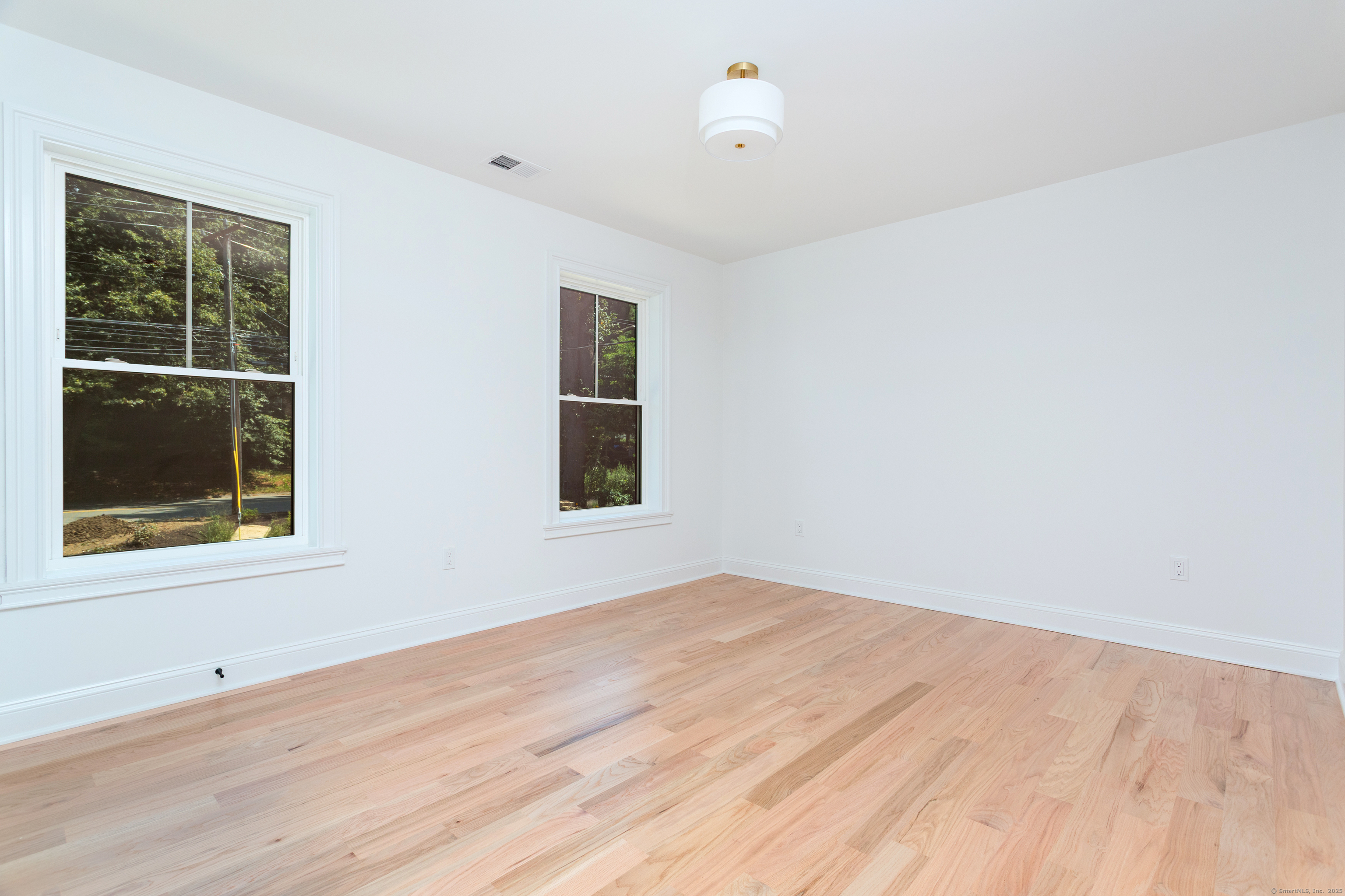 Stratford, Connecticut, 06614, United States, 4 Bedrooms Bedrooms, ,3 BathroomsBathrooms,Residential,For Sale,1988044