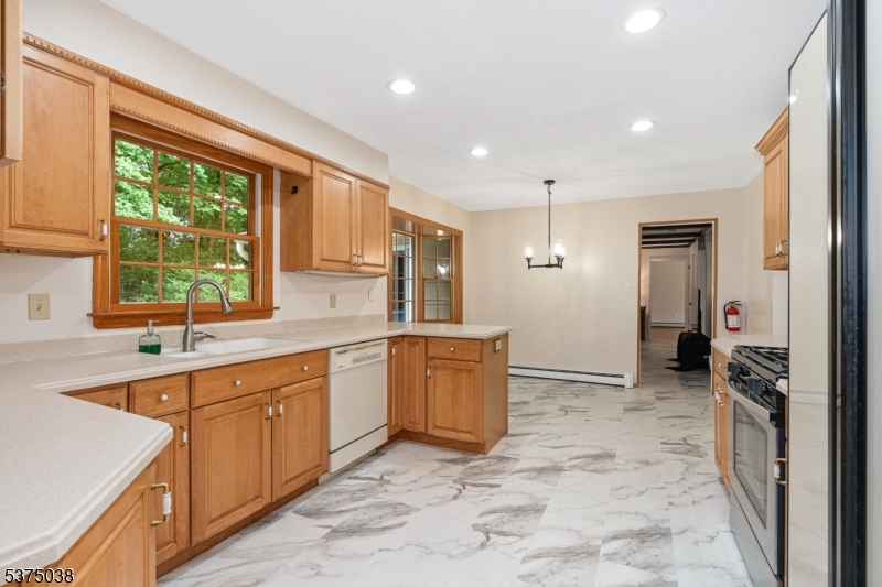 Parsippany-Troy Hills Twp., New Jersey, 07950, United States, 4 Bedrooms Bedrooms, ,3 BathroomsBathrooms,Residential,For Sale,1906733