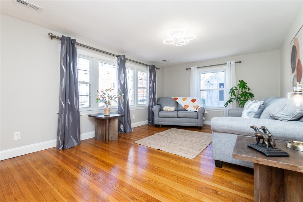 Peabody, Massachusetts, 01960, United States, 4 Bedrooms Bedrooms, ,3 BathroomsBathrooms,Residential,For Sale,1995158