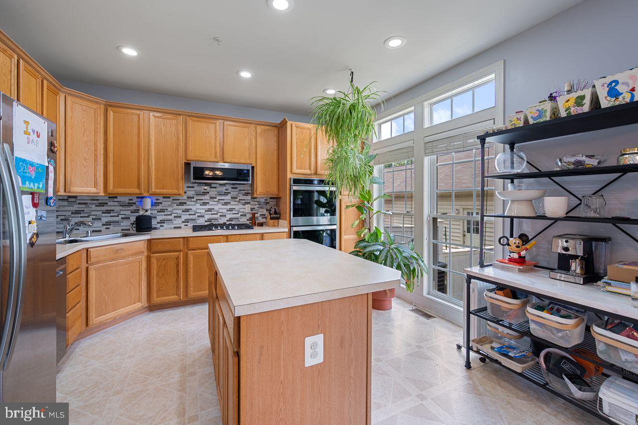 Clarksburg, Maryland, 20871, United States, 3 Bedrooms Bedrooms, ,3 BathroomsBathrooms,Residential,For Sale,1885588