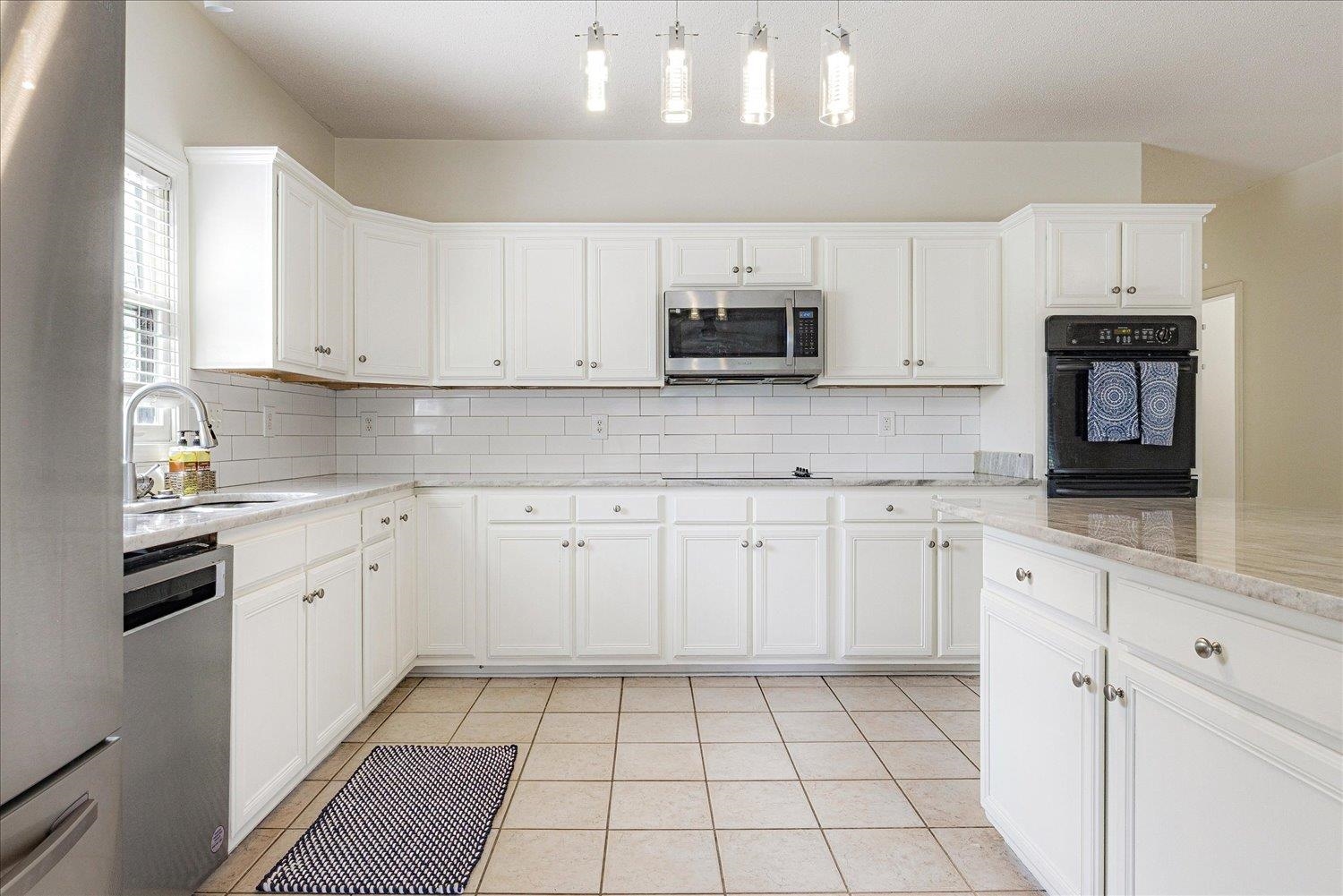 Lakeland, Tennessee, 38002, United States, 5 Bedrooms Bedrooms, ,3 BathroomsBathrooms,Residential,For Sale,1866419