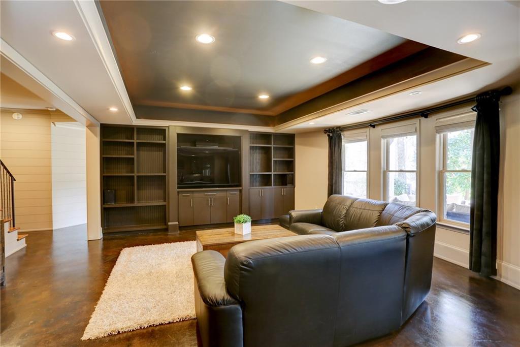 Suwanee, Georgia, 30024, United States, 5 Bedrooms Bedrooms, ,5 BathroomsBathrooms,Residential,For Sale,2025852