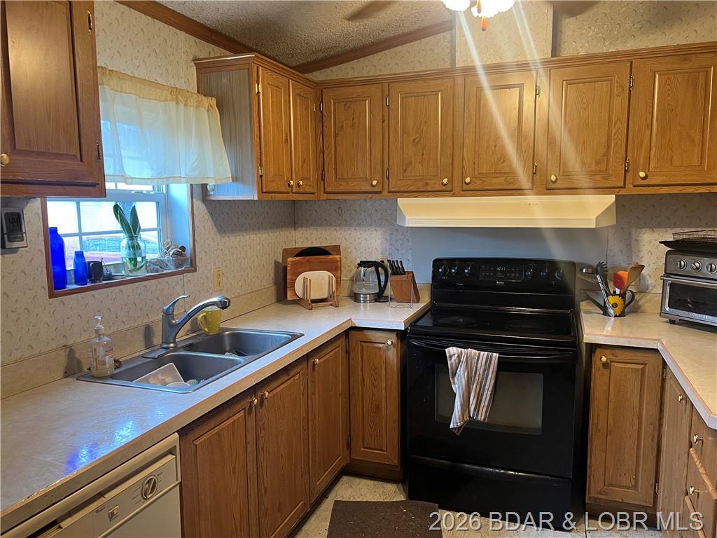 Stover, Missouri, 65078, United States, 3 Bedrooms Bedrooms, ,2 BathroomsBathrooms,Residential,For Sale,2009254