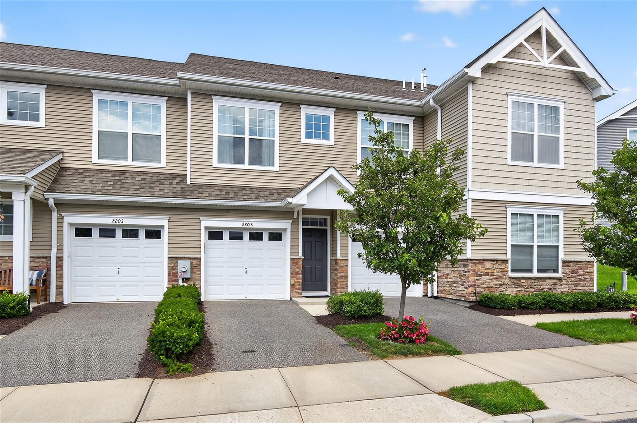 2202 Townhome Way, Huntington Station, NY, 11746 
