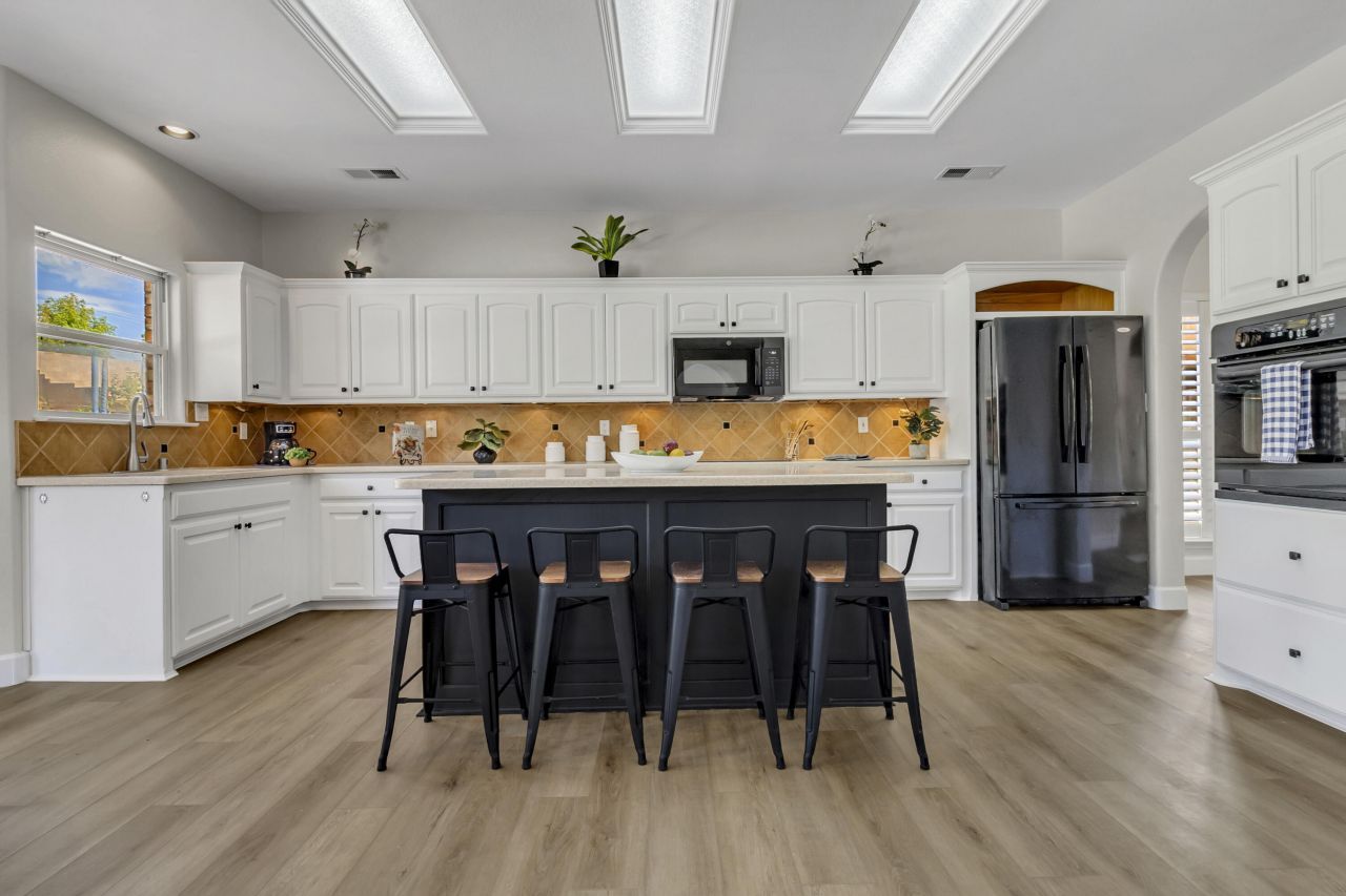 Albuquerque, New Mexico, 87122, United States, 4 Bedrooms Bedrooms, ,3 BathroomsBathrooms,Residential,For Sale,1932671