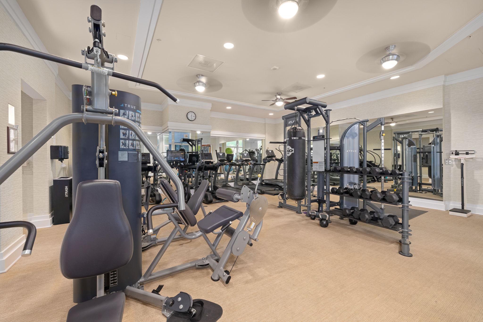  8220 Crestwood Heights Drive, Mclean, VA, 22102 - 物件實景