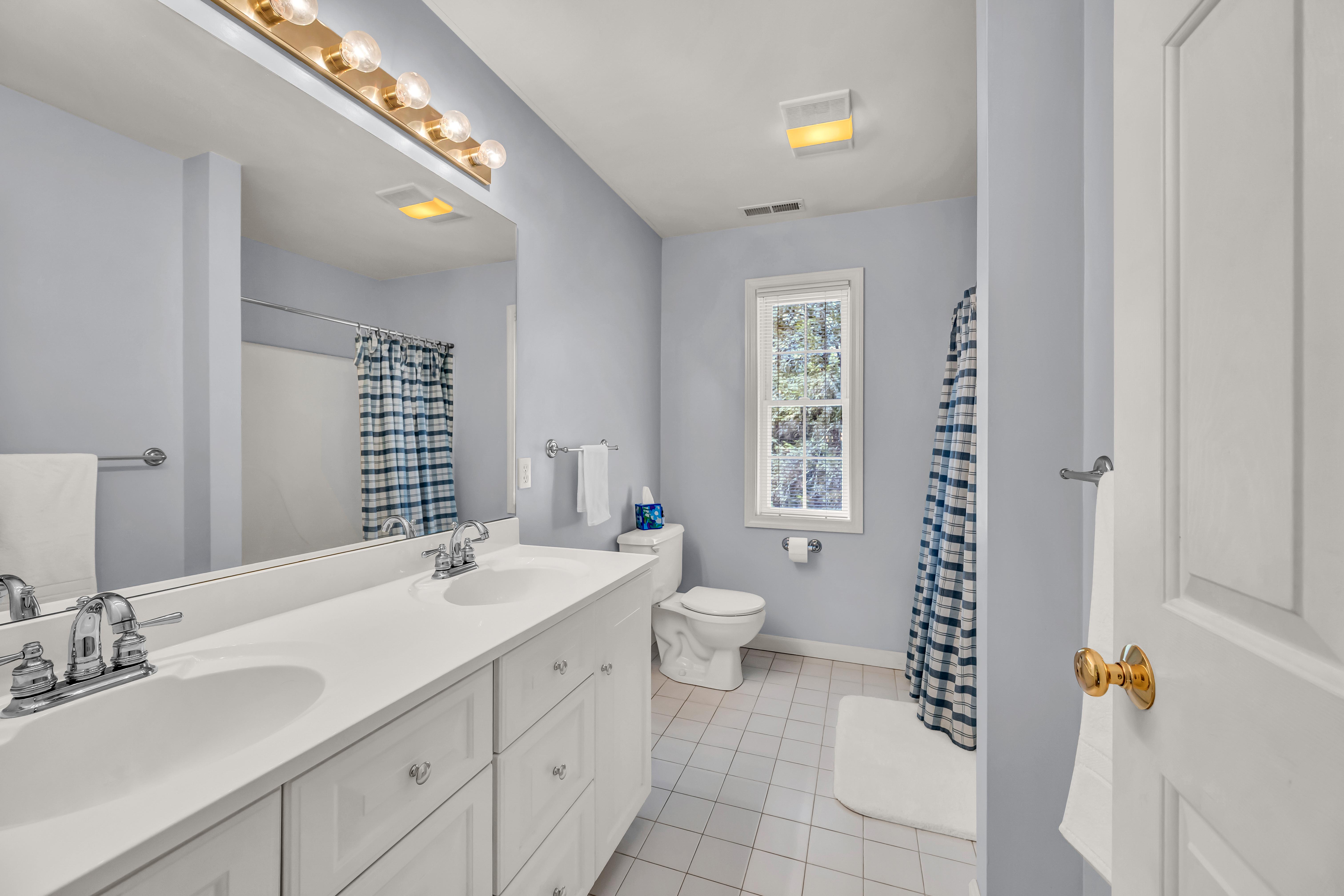  Beautiful Maintained Colonial - 物件實景