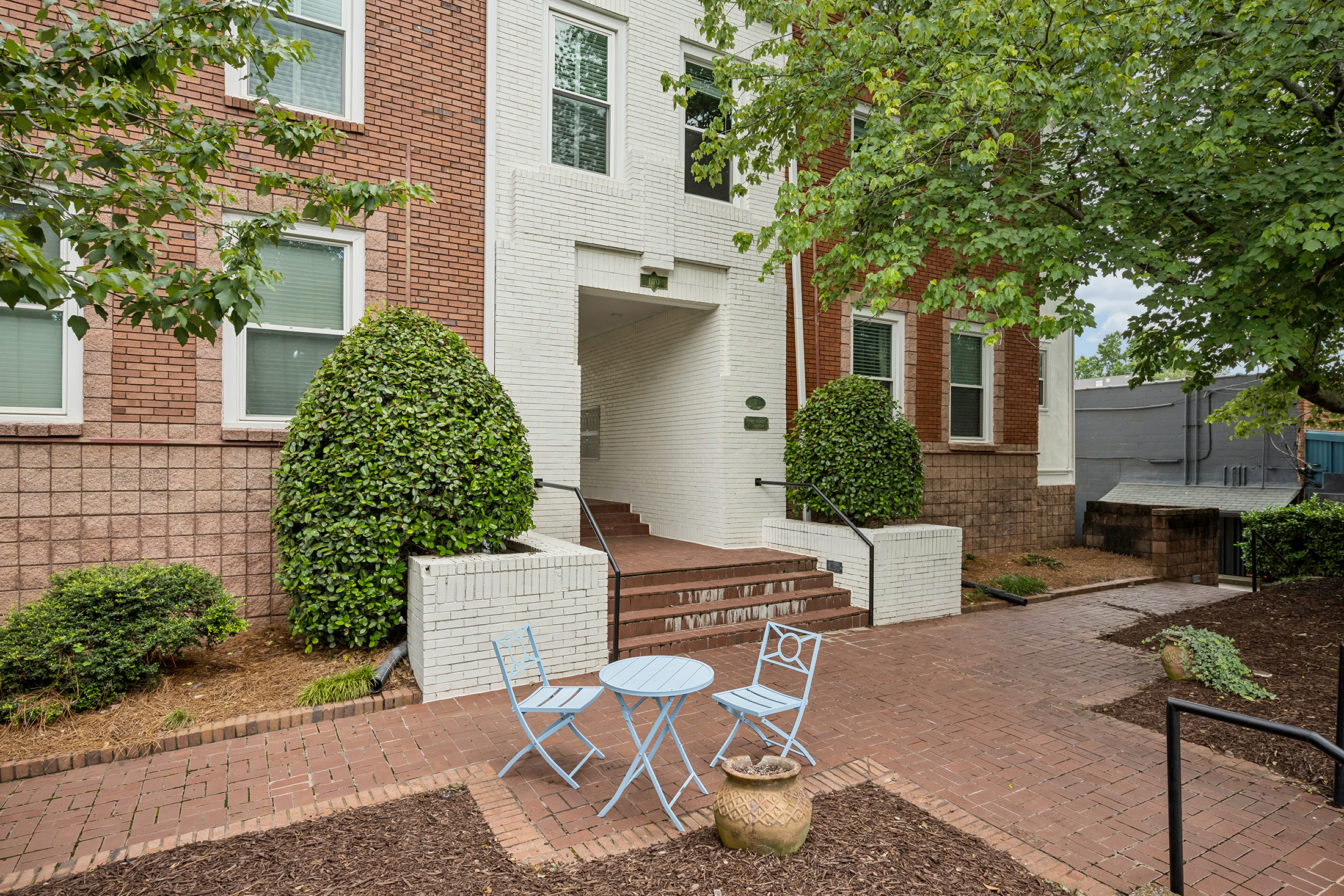  Updated Two-story Condo Tucked inside Intimate Community in Virginia Highland - 物件實景