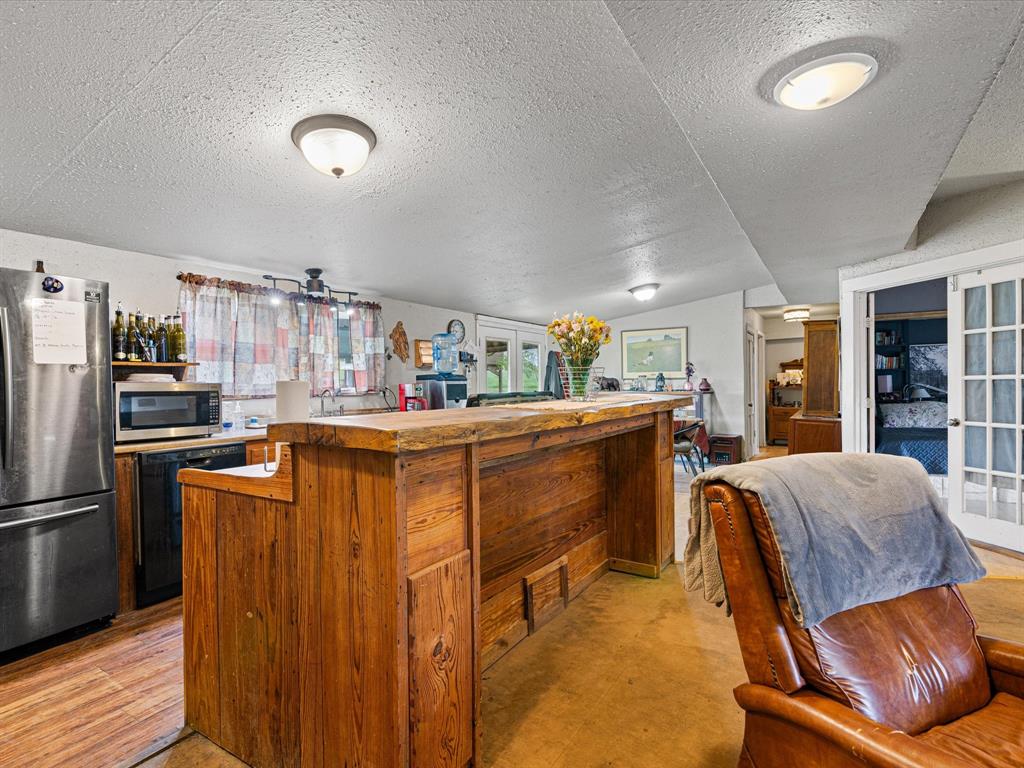 Ennis, Texas, 75119, United States, 3 Bedrooms Bedrooms, ,3 BathroomsBathrooms,Residential,For Sale,1928326