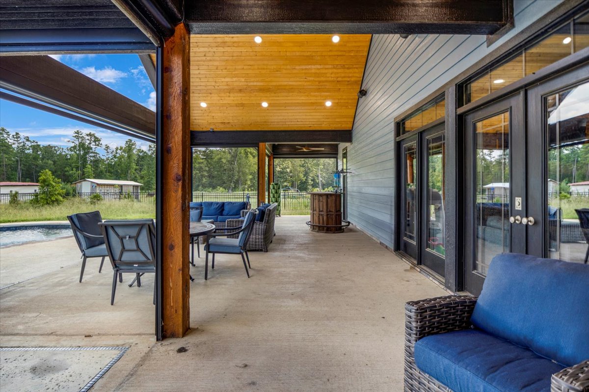 Long Branch, Texas, 75669, United States, 4 Bedrooms Bedrooms, ,4 BathroomsBathrooms,Residential,For Sale,1908688