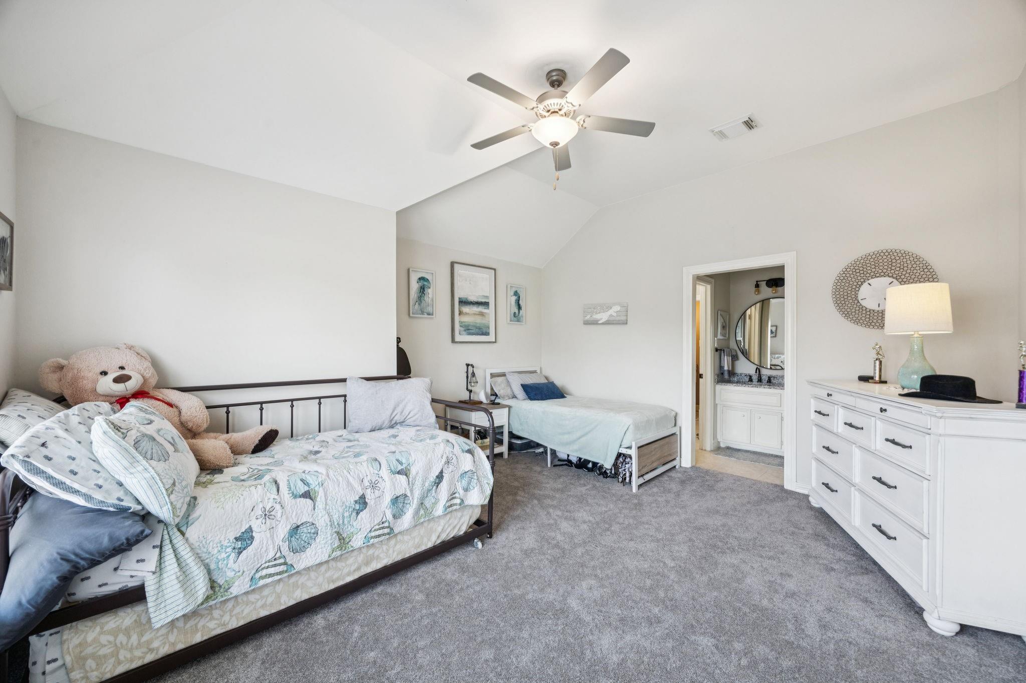 League City, Texas, 77573, United States, 5 Bedrooms Bedrooms, ,4 BathroomsBathrooms,Residential,For Sale,1868193
