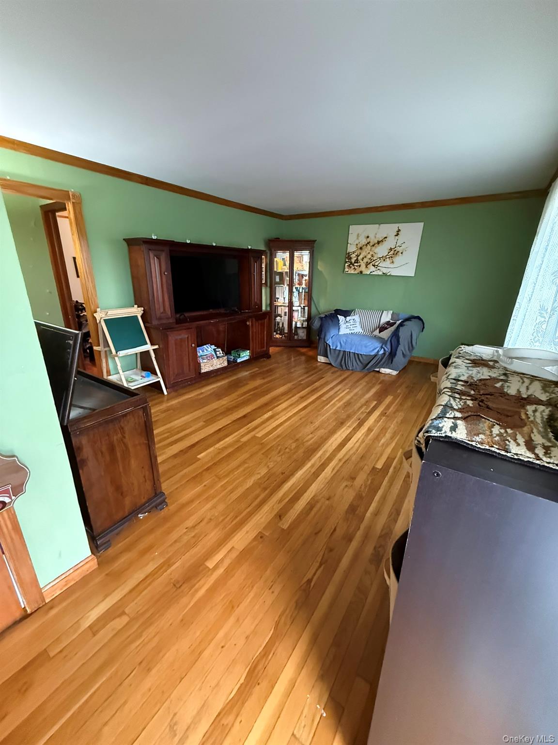 Levittown, New York, 11756, United States, 4 Bedrooms Bedrooms, ,2 BathroomsBathrooms,Residential,For Sale,2008585