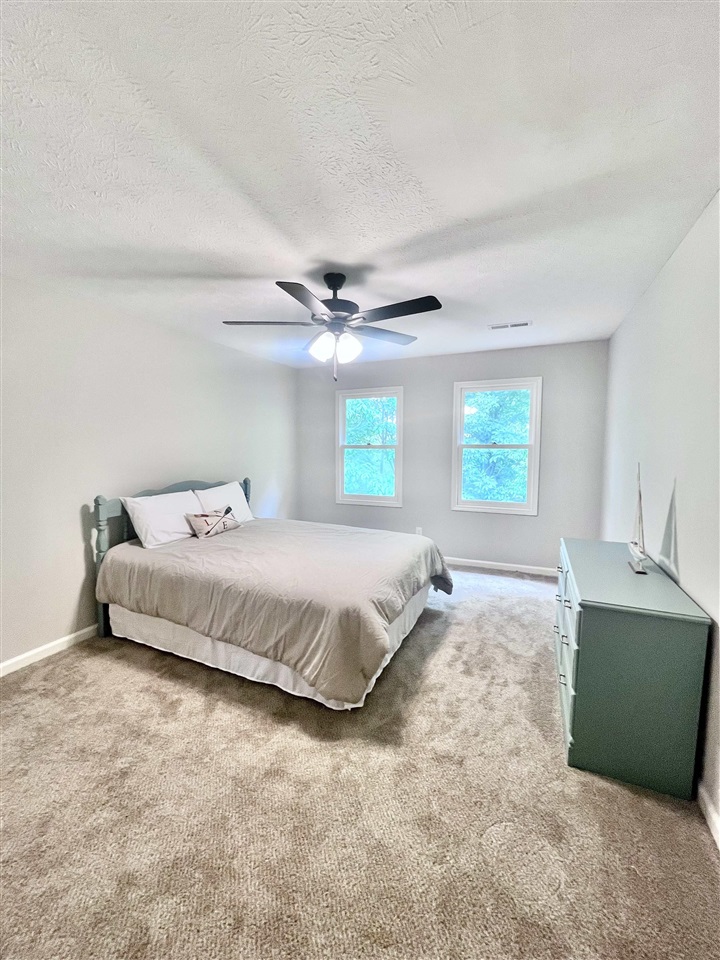 Scottsville, Kentucky, 42164, United States, 4 Bedrooms Bedrooms, ,3 BathroomsBathrooms,Residential,For Sale,1848672