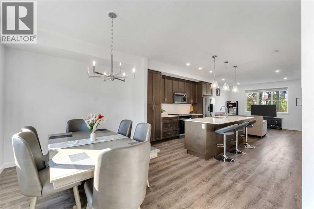 CALGARY, Alberta, T2X 4R1, CA, 3 Bedrooms Bedrooms, ,2 BathroomsBathrooms,Residential,For Sale,1949182