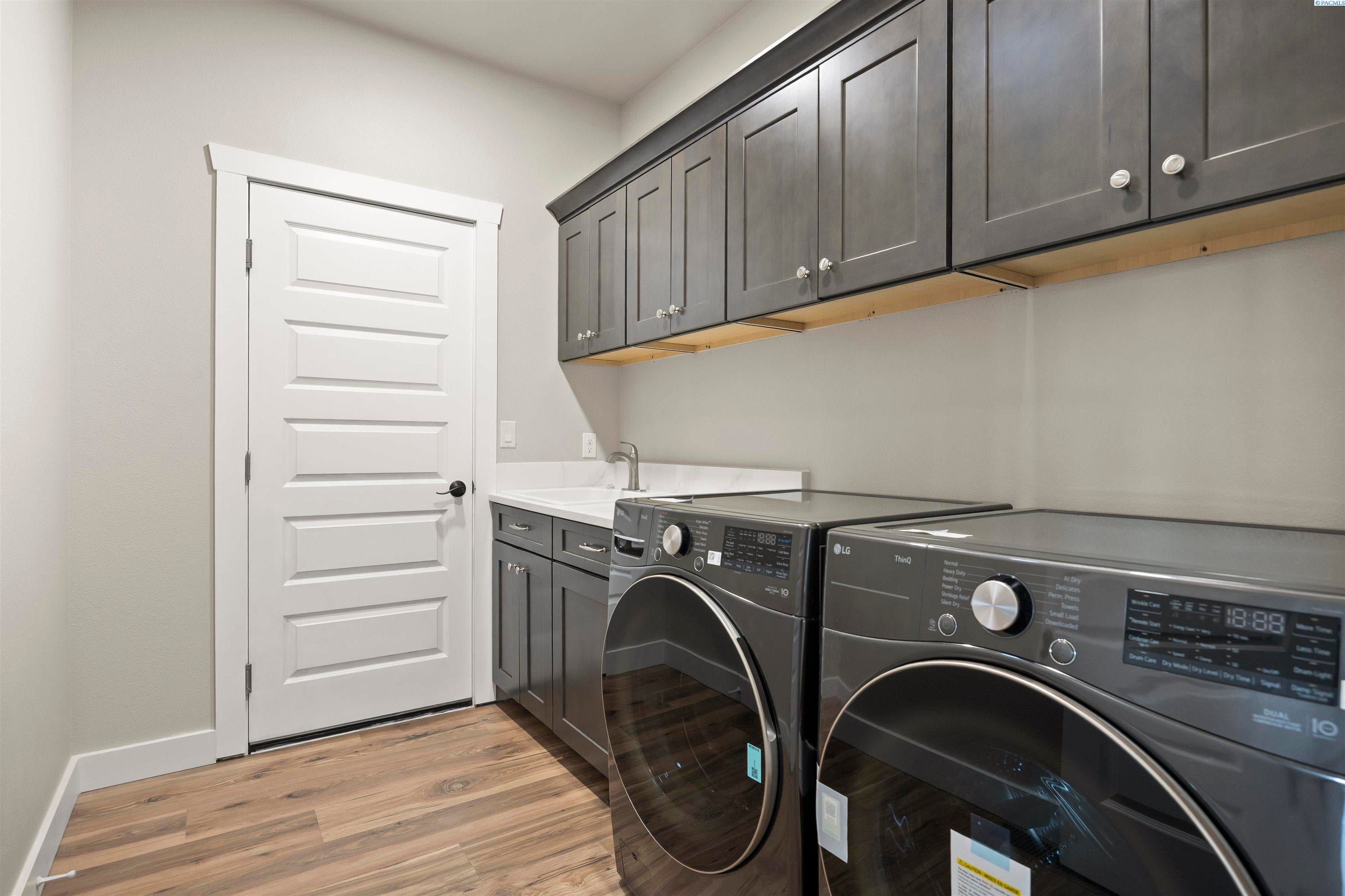 Prosser, Washington, 99350, United States, 3 Bedrooms Bedrooms, ,2 BathroomsBathrooms,Residential,For Sale,2027439