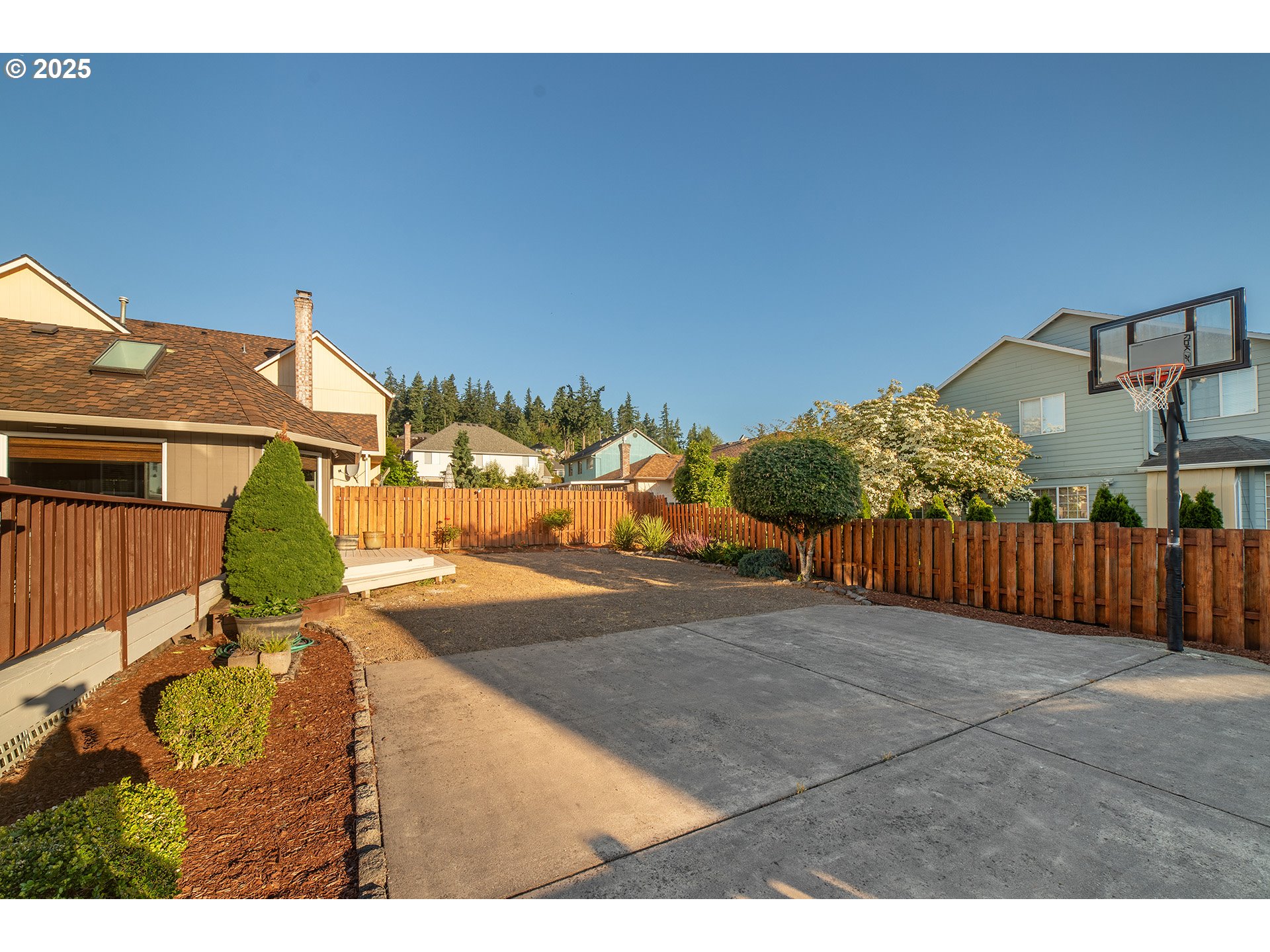 Clackamas, Oregon, 97015, United States, 3 Bedrooms Bedrooms, ,2 BathroomsBathrooms,Residential,For Sale,1868784