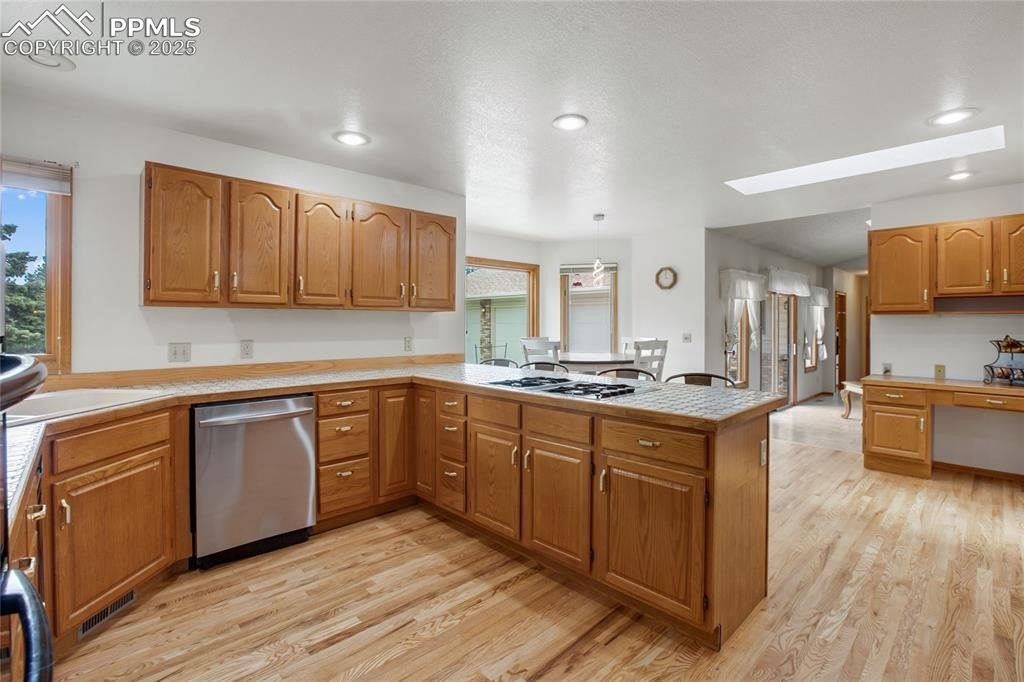 Monument, Colorado, 80132, United States, 4 Bedrooms Bedrooms, ,4 BathroomsBathrooms,Residential,For Sale,1828275