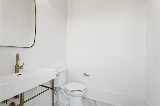 Metairie, Louisiana, 70005, United States, 5 Bedrooms Bedrooms, ,4 BathroomsBathrooms,Residential,For Sale,1990394