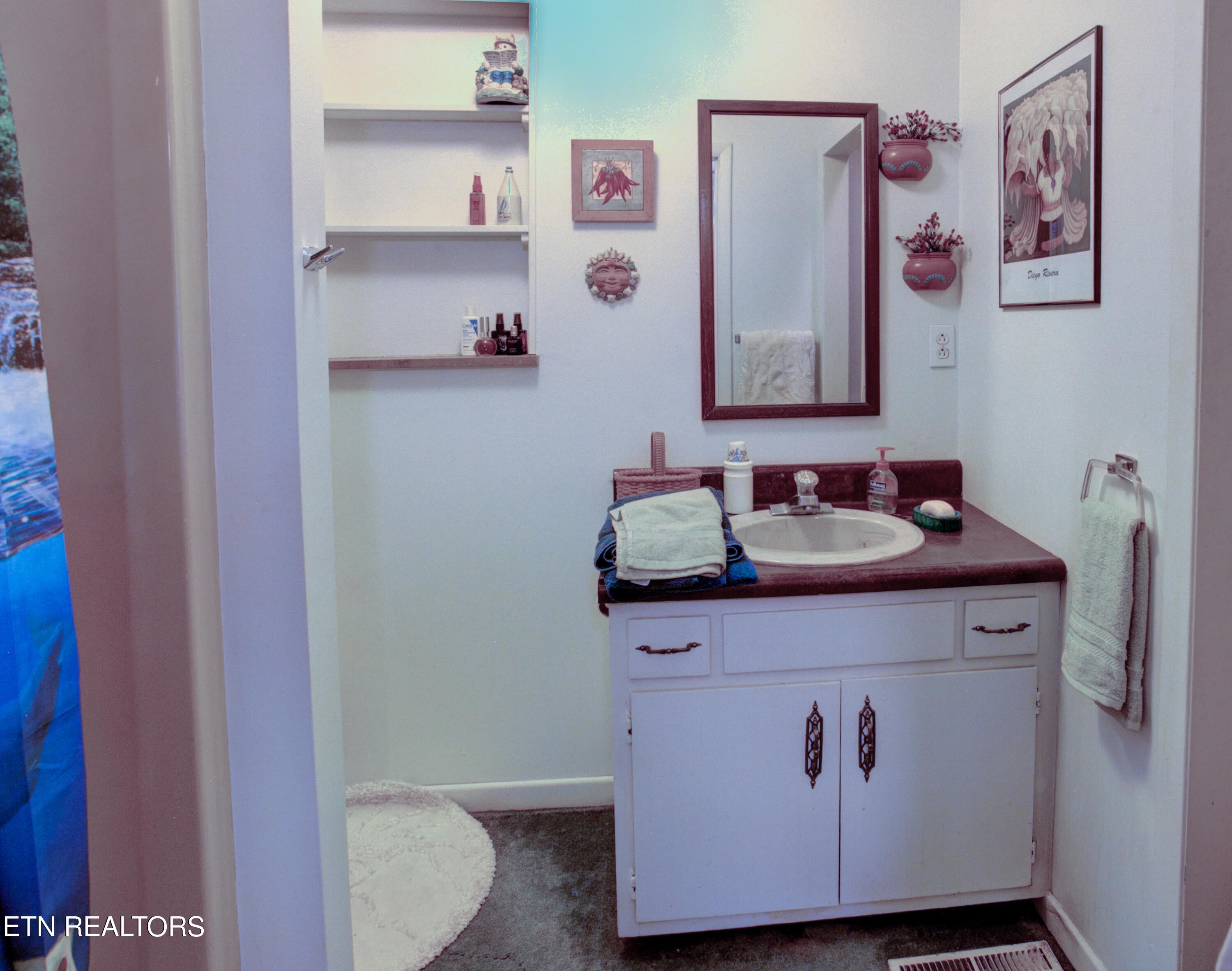 Maryville, Tennessee, 37801, United States, 3 Bedrooms Bedrooms, ,4 BathroomsBathrooms,Residential,For Sale,1994360