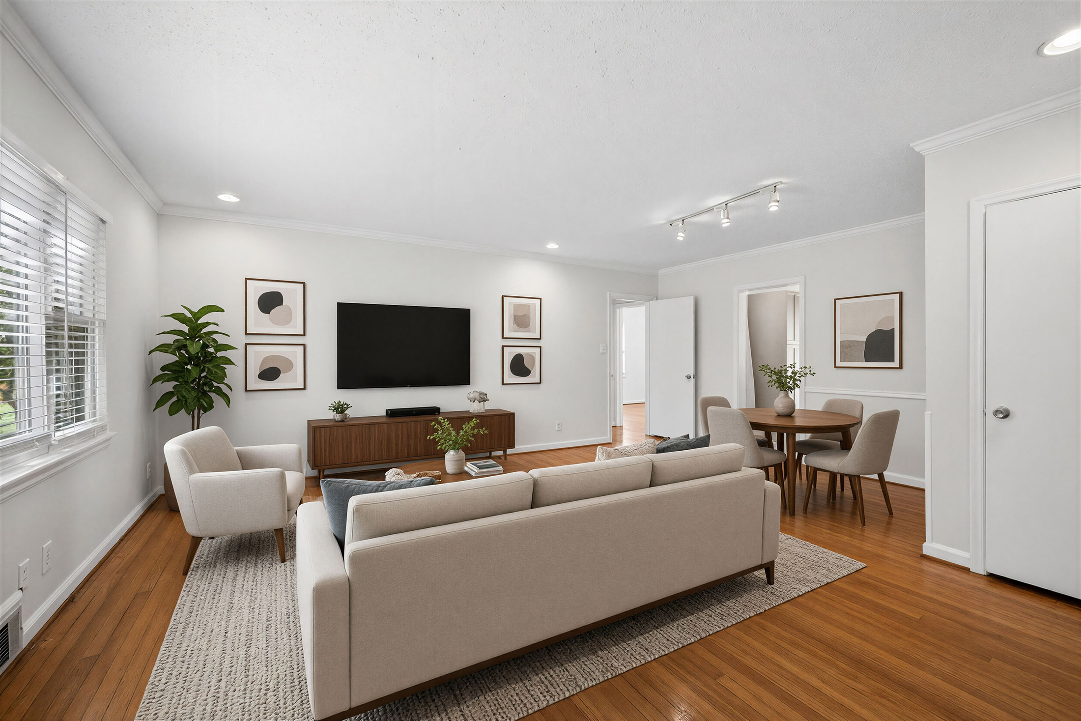  Beautifully Updated Brick Duplex Offers Rare Opportunity in the Heart of Decatur - 物件實景
