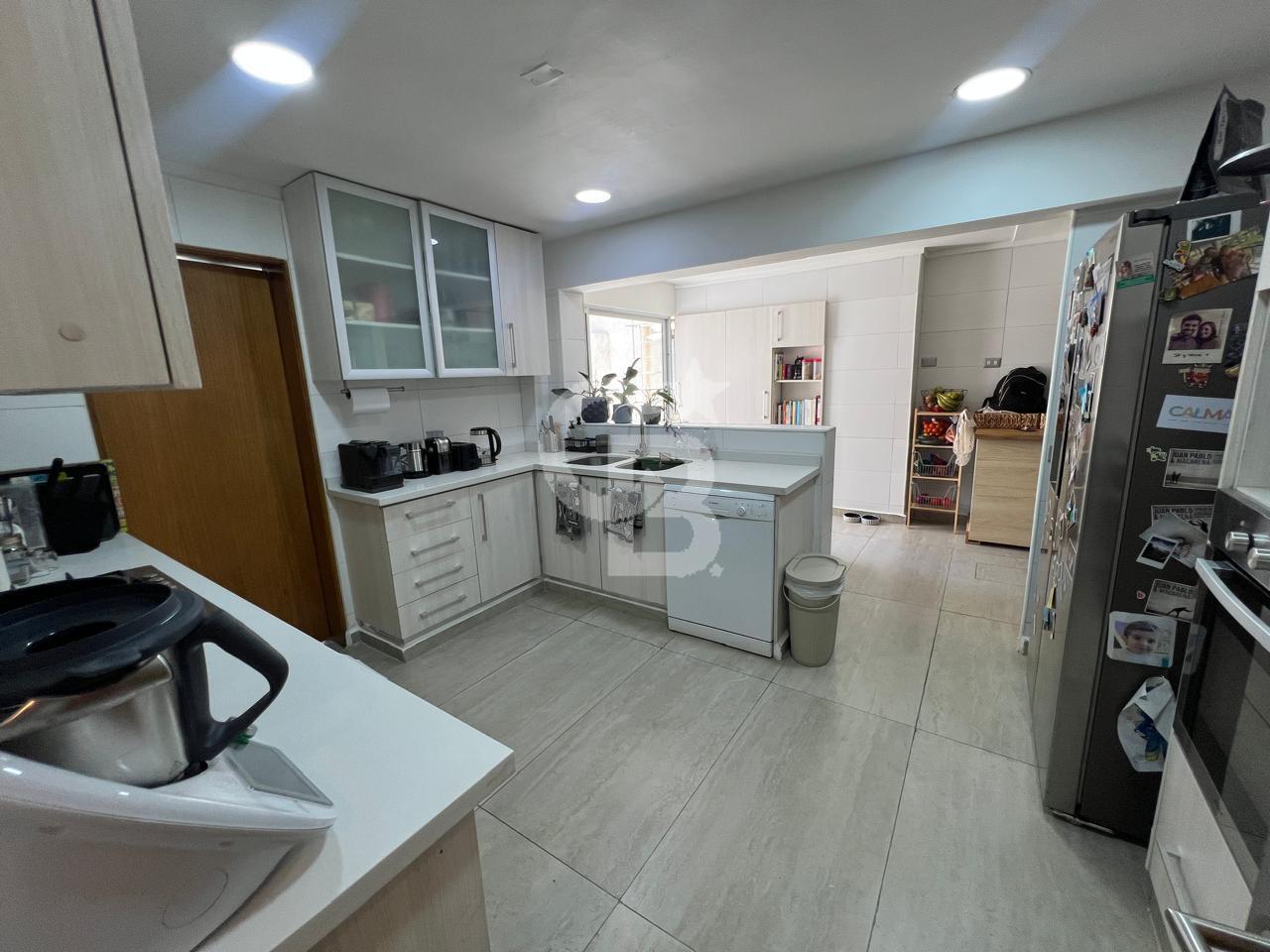 Vitacura, Chile, 3 Bedrooms Bedrooms, ,3 BathroomsBathrooms,Residential,For Sale,1991970